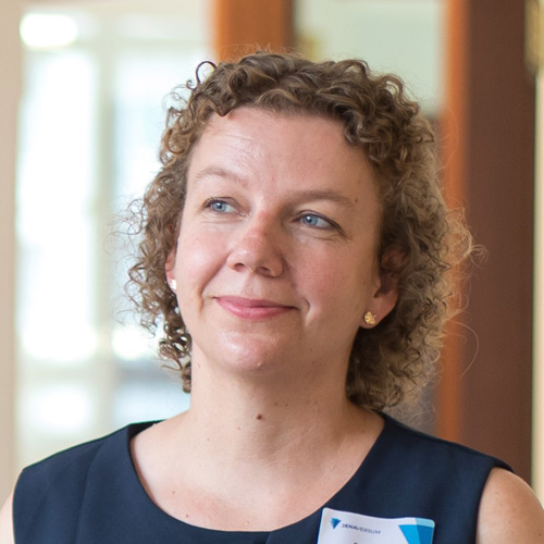Dr. Dana Strauß